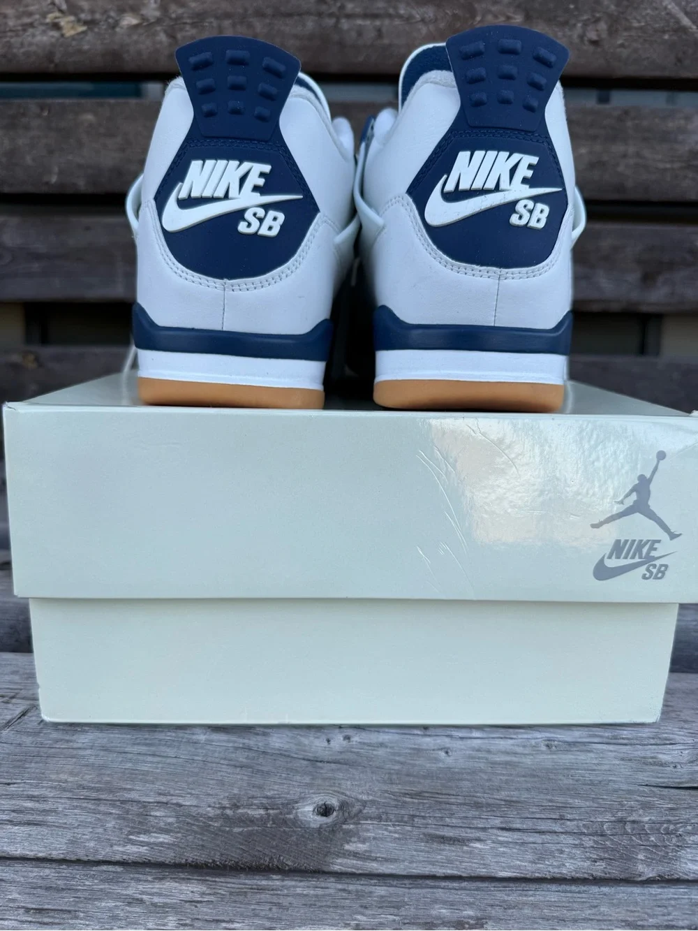 Jordan 4 SB